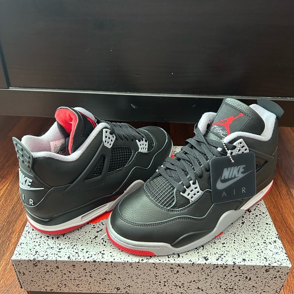 DS Jordan 4 bred reimagined size 11.5